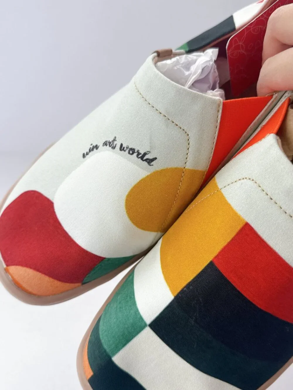 Size 9.5 UIN Hold That Color Slip-On Shoes Women’s Abstract Art Canvas Flats
